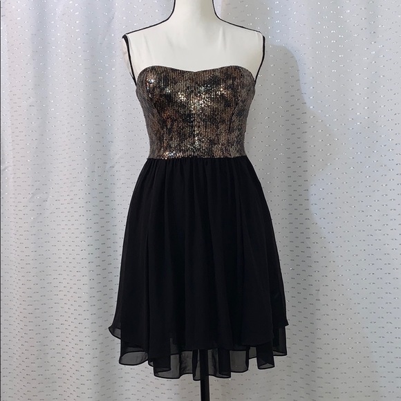 Guess Dresses & Skirts - Guess Fit and Flare Strapless Dress